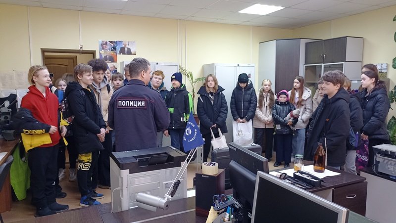 Краснокамские школьники побывали в отделе полиции